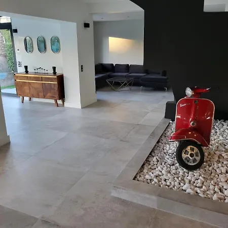 Bel Air - 240m2 - Freshly Completely Renovated - - Pool - No Party Allowed - No Bachelor-ette