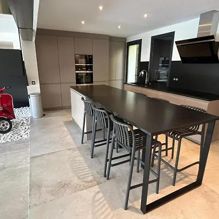 Bel Air - 240m2 - Freshly Completely Renovated - - Pool - No Party Allowed - No Bachelor-ette Cannes