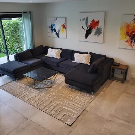Bel Air - 240m2 - Freshly Completely Renovated - - Pool - No Party Allowed - No Bachelor-ette *